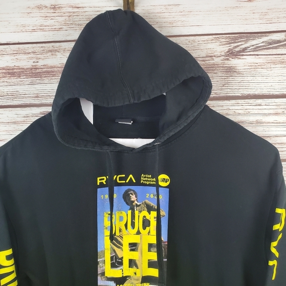 RVCA Mens XL Black Bruce Lee Graphic Pullover Hoodie - Picture 2 of 8